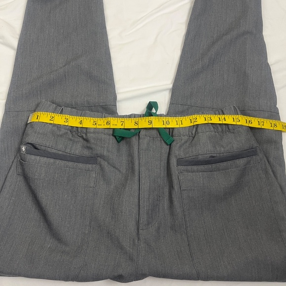 FIGS Women’s Technical Scrub Pants Jogger Size Small Gray PO 1674 - Picture 10 of 12
